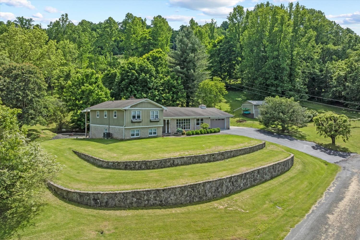 188-Panorama-Heights-Dr For Sale