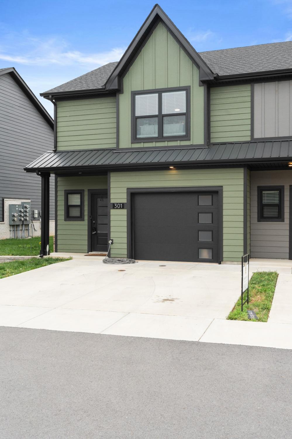 301-Jonathan-Wade-Pvt-Cir For Sale