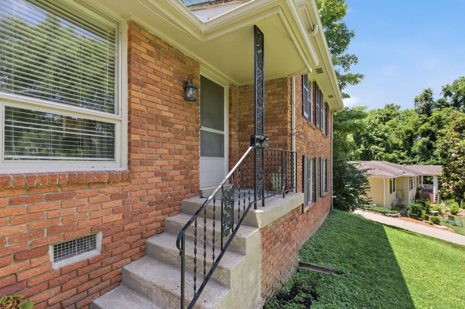 461 Manley Dr TN 37220 For Sale - 