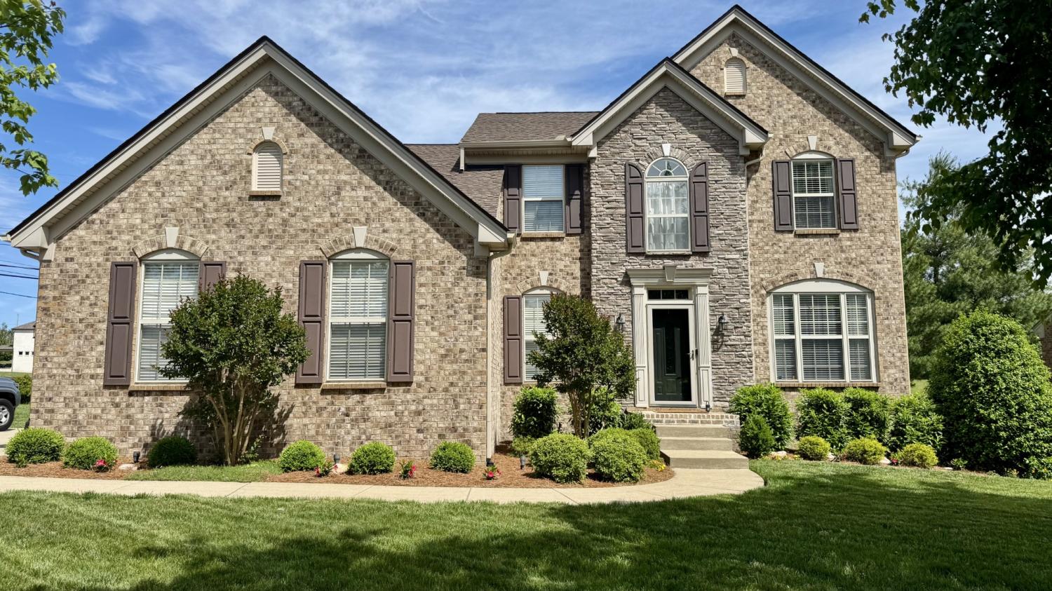 1023-Avery-Trace-Cir For Sale