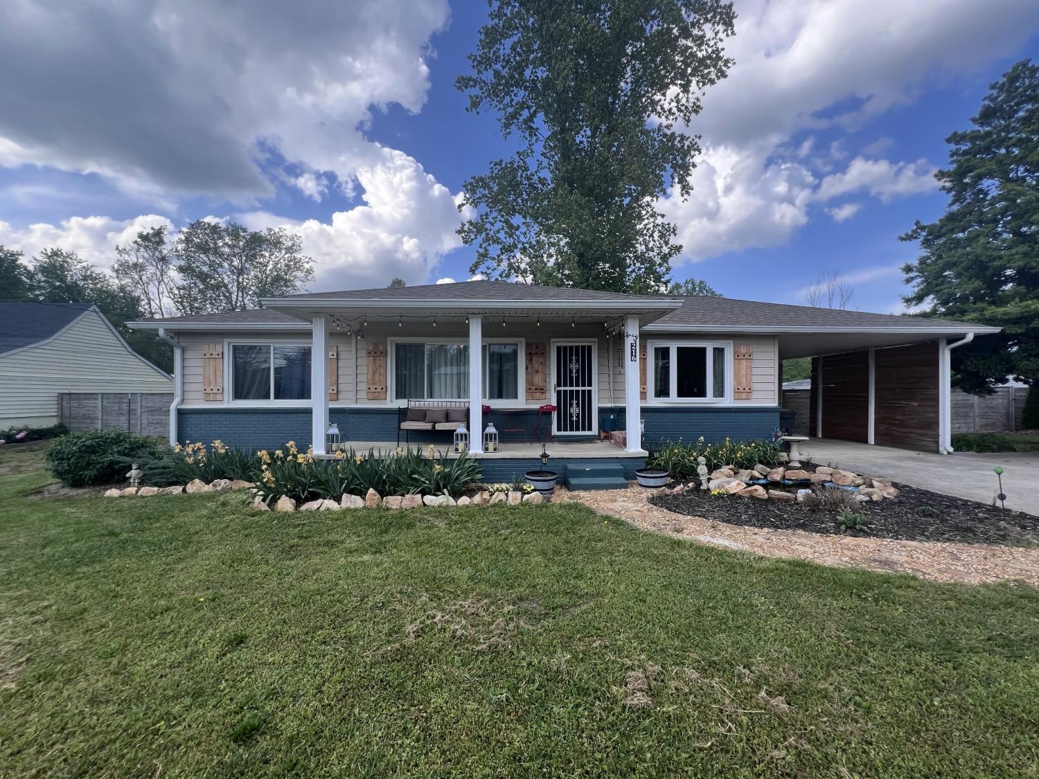 216-1st-St For Sale