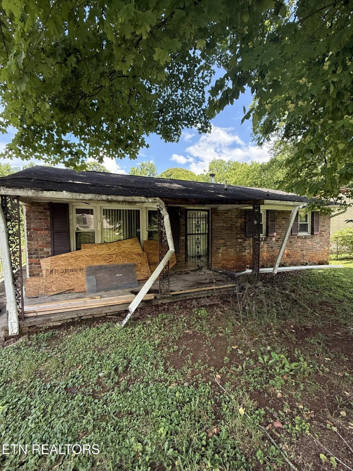906-Graves-St For Sale
