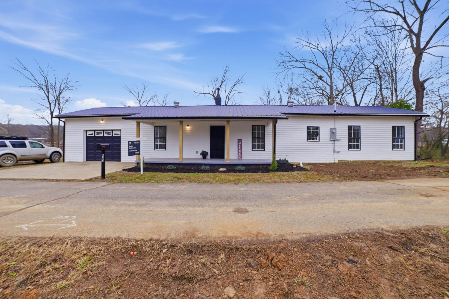 203-E-Duffle-St For Sale