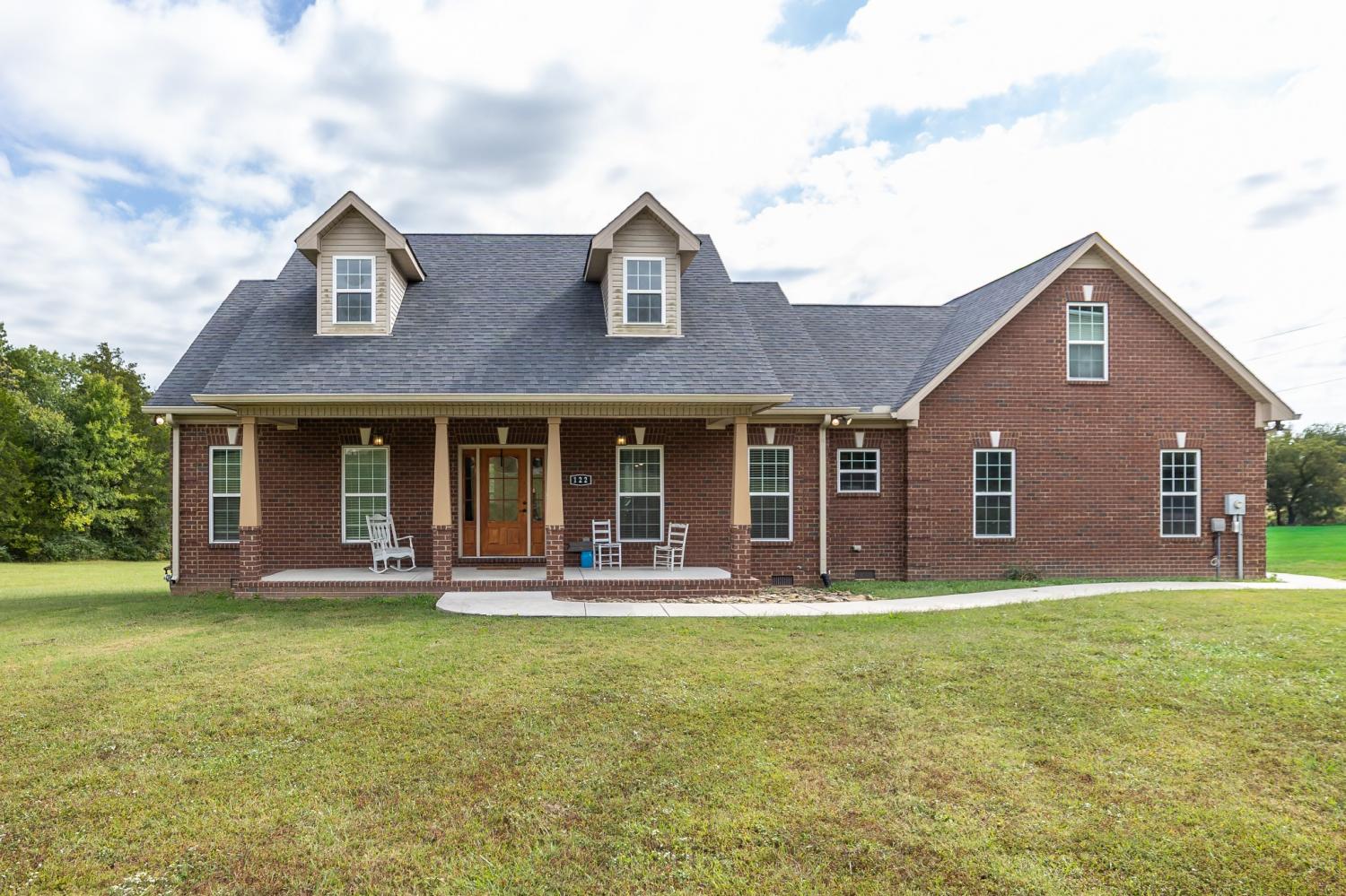 122-Laurelwood-Dr For Sale