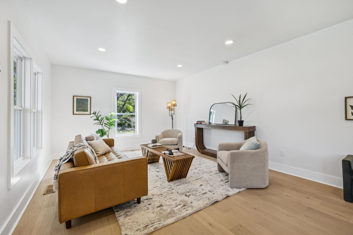 923-Currey-Rd For Sale