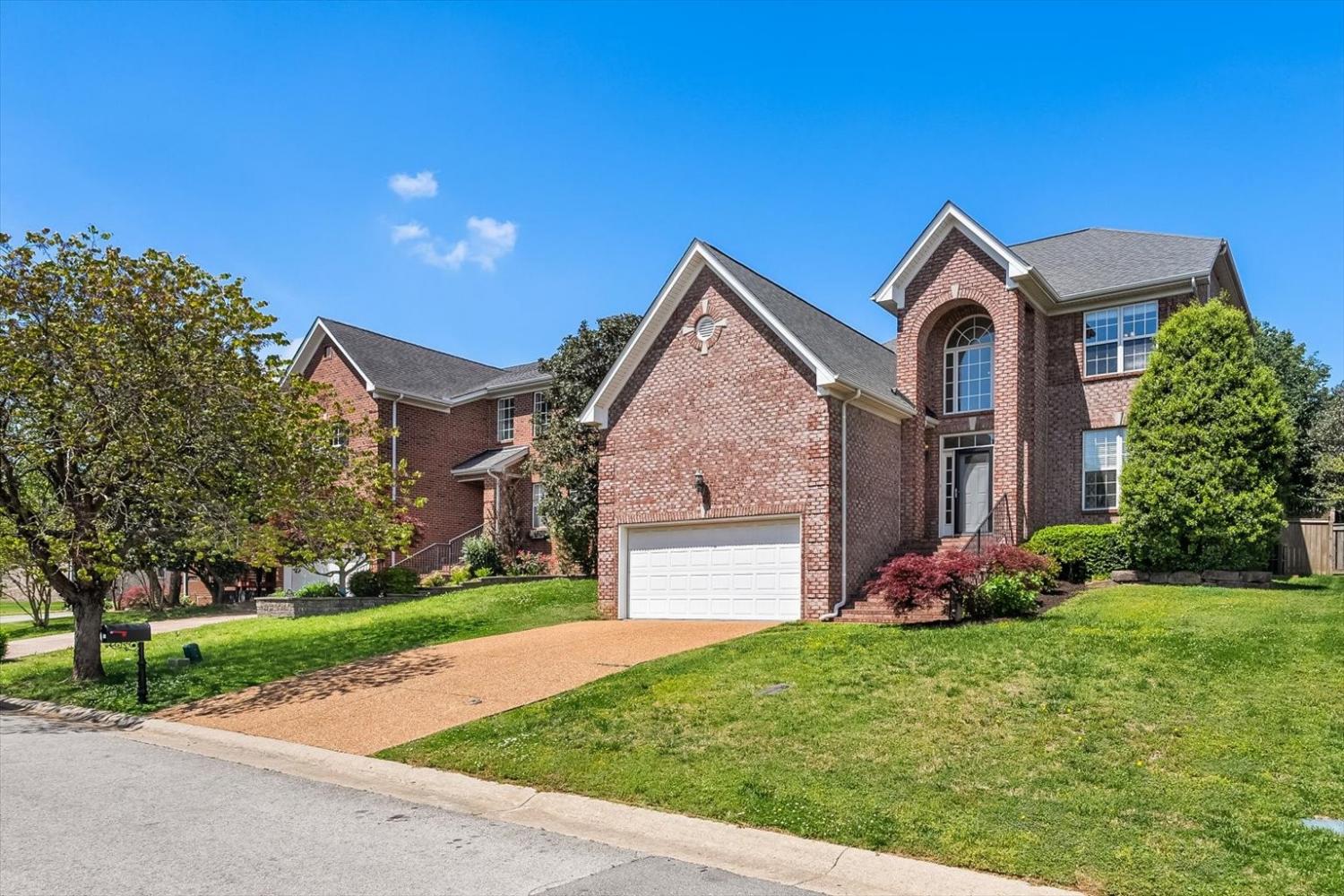613-Palisades-Ct For Sale