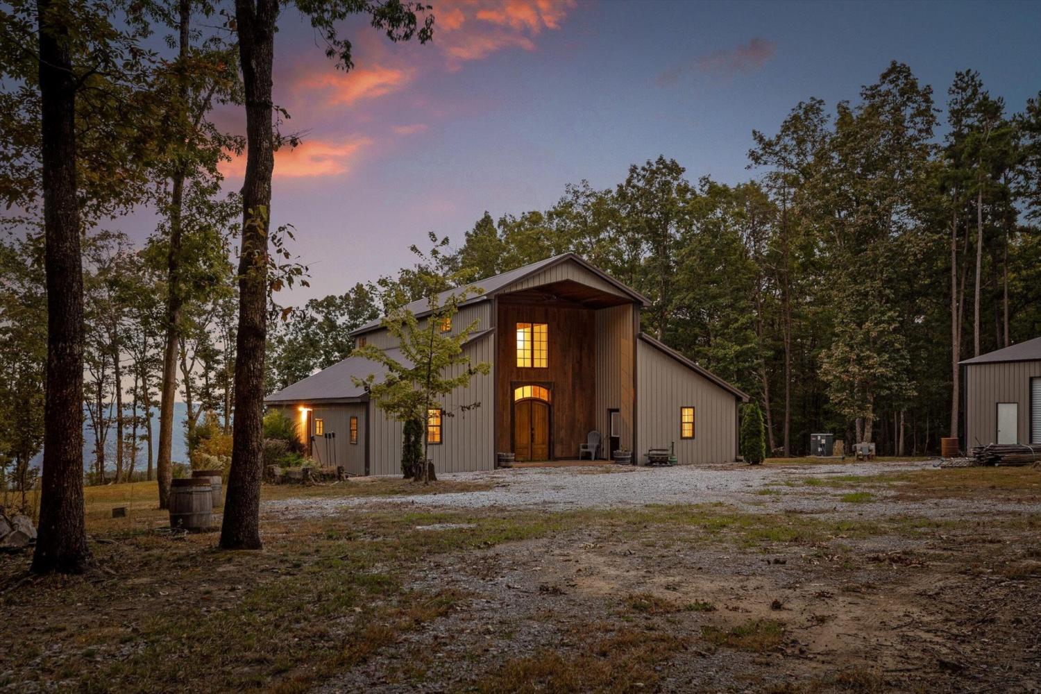 400-Maple-Trail For Sale