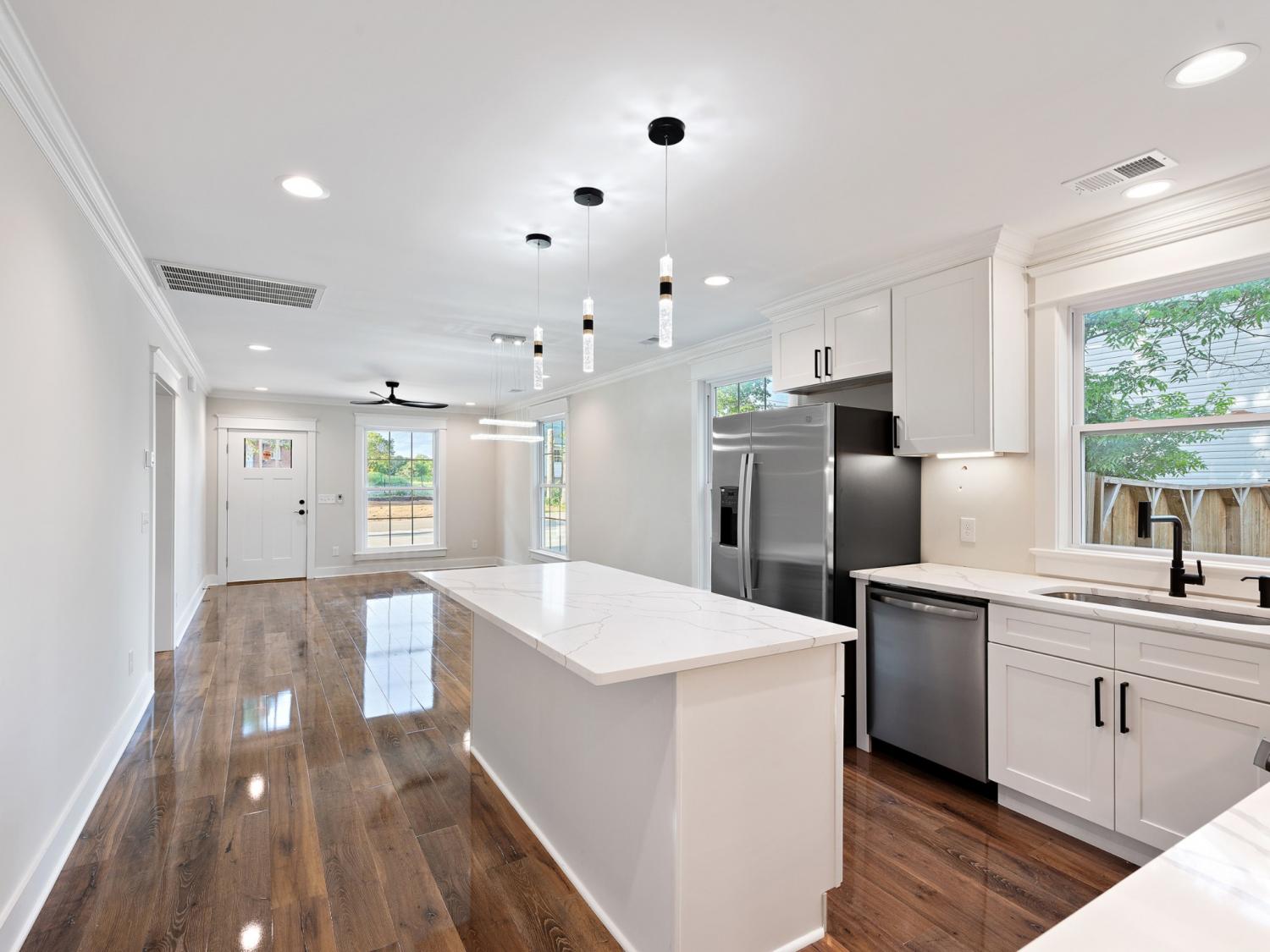 323-College-St For Sale