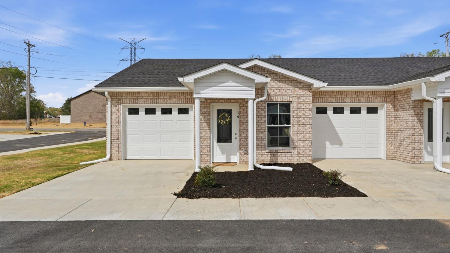 741-Kings-Ln For Sale