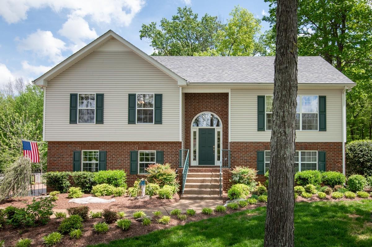 113-Oak-Park-Ct For Sale