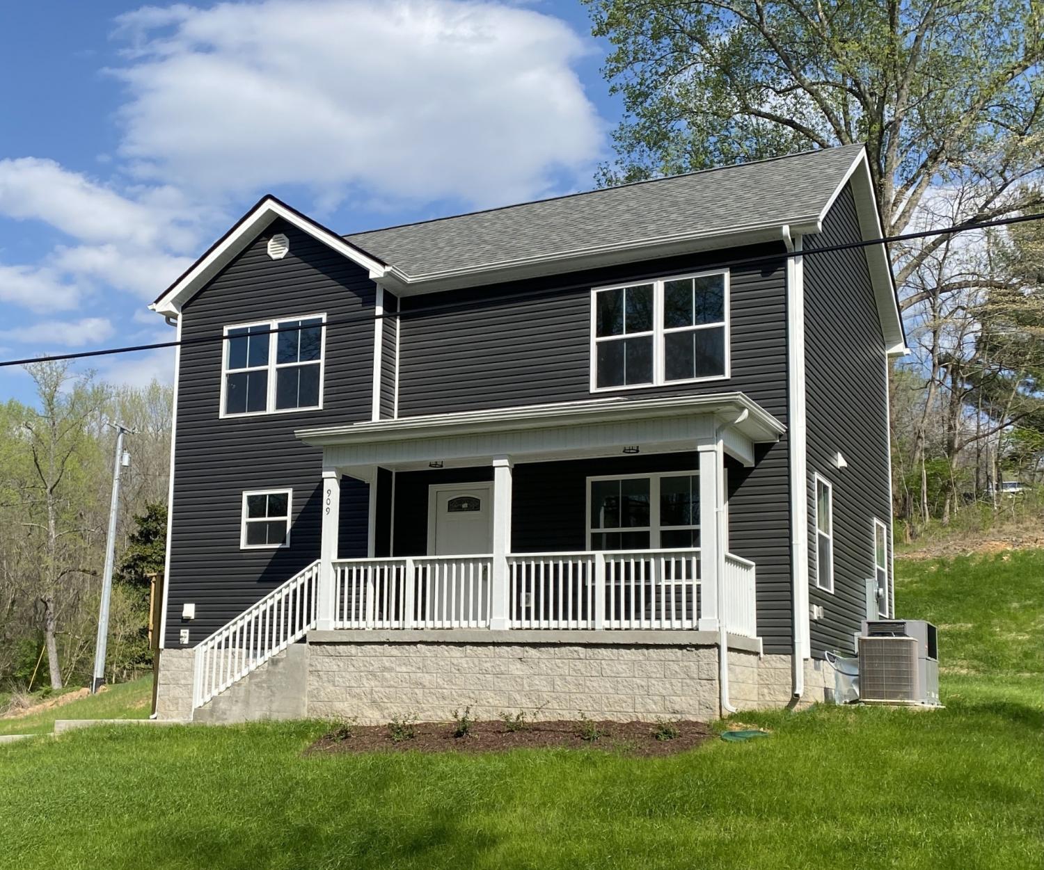 909-Woody-Hills-Drive For Sale