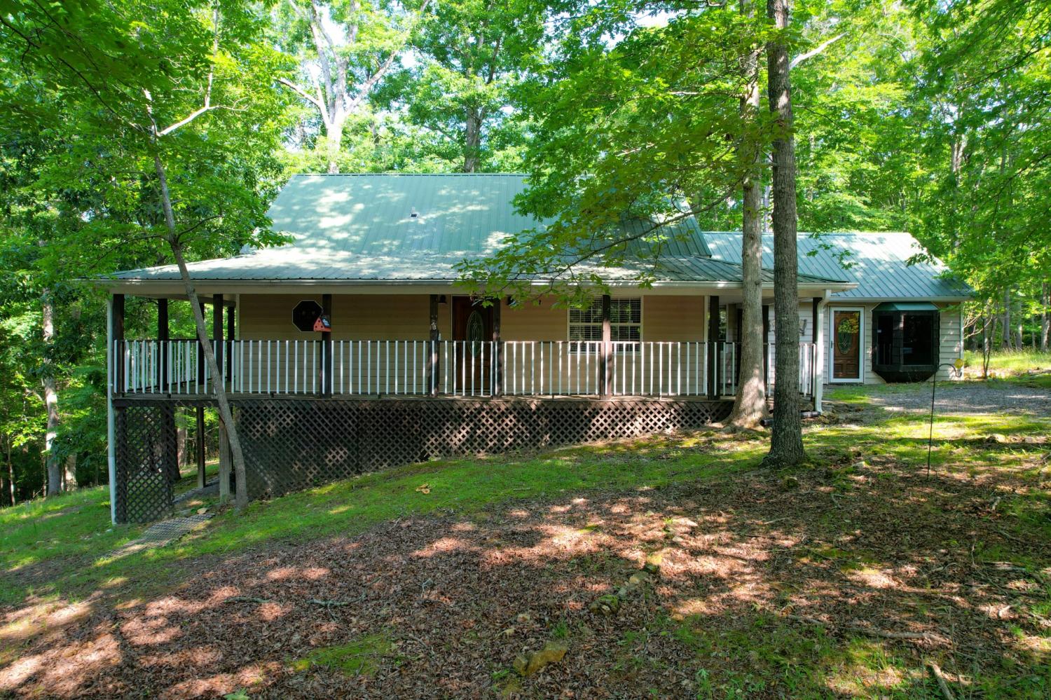 1678-Four-Seasons-Dr For Sale
