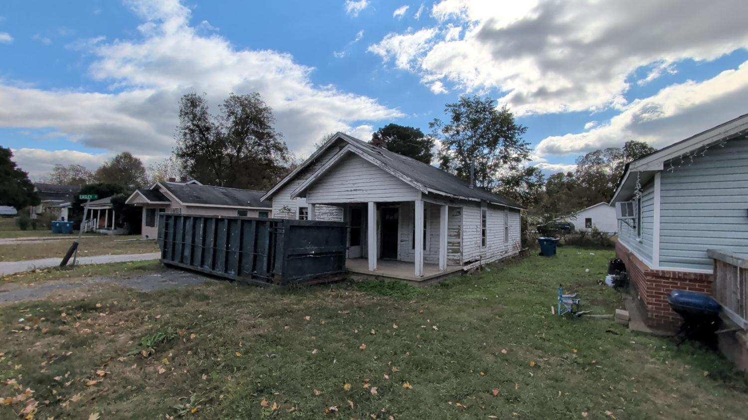 402-E-2nd-St For Sale