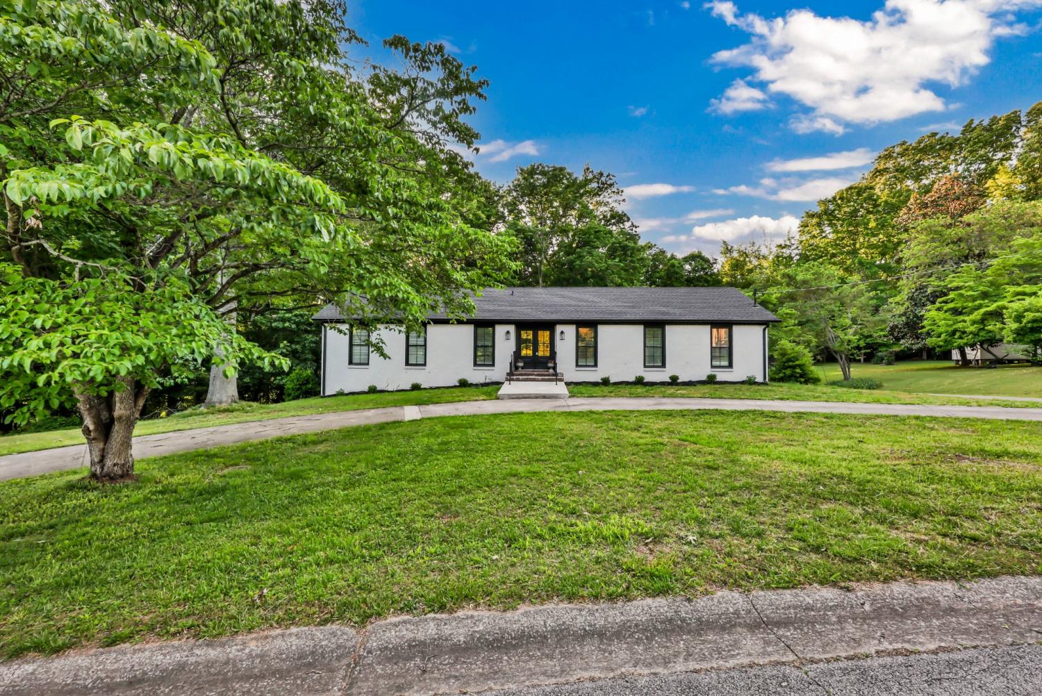 351-Hampshire-Dr For Sale