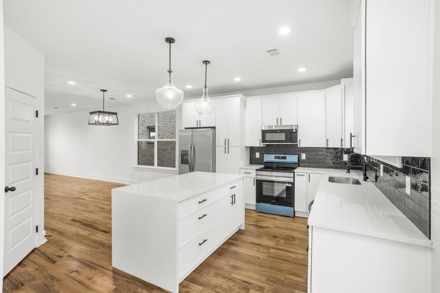 656-Chambers-St For Sale