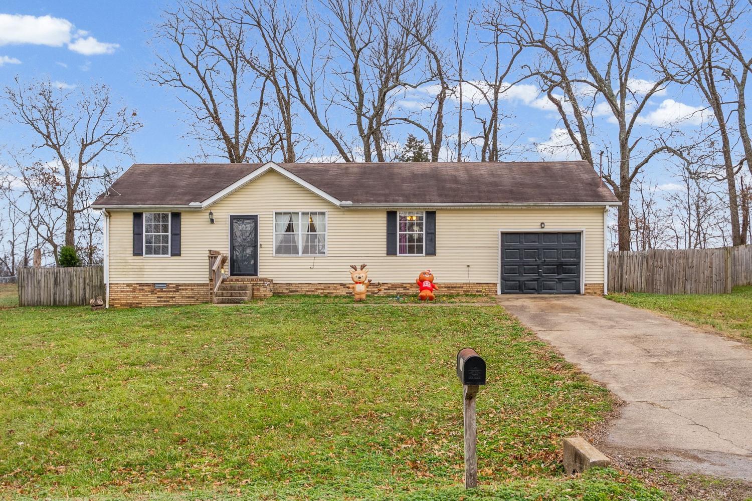 121-Oak-Tree-Dr For Sale