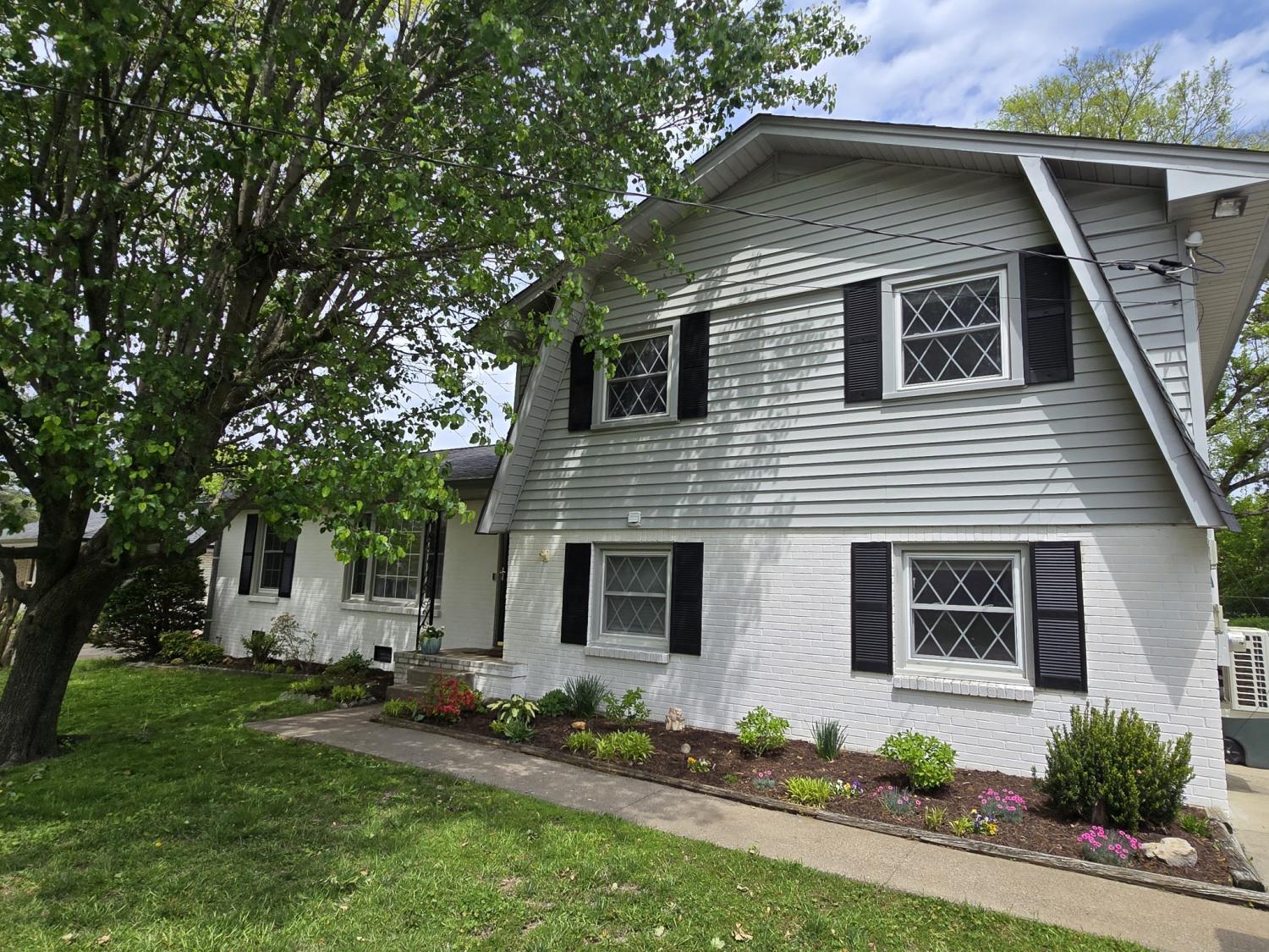 7438-Bridle-Dr For Sale
