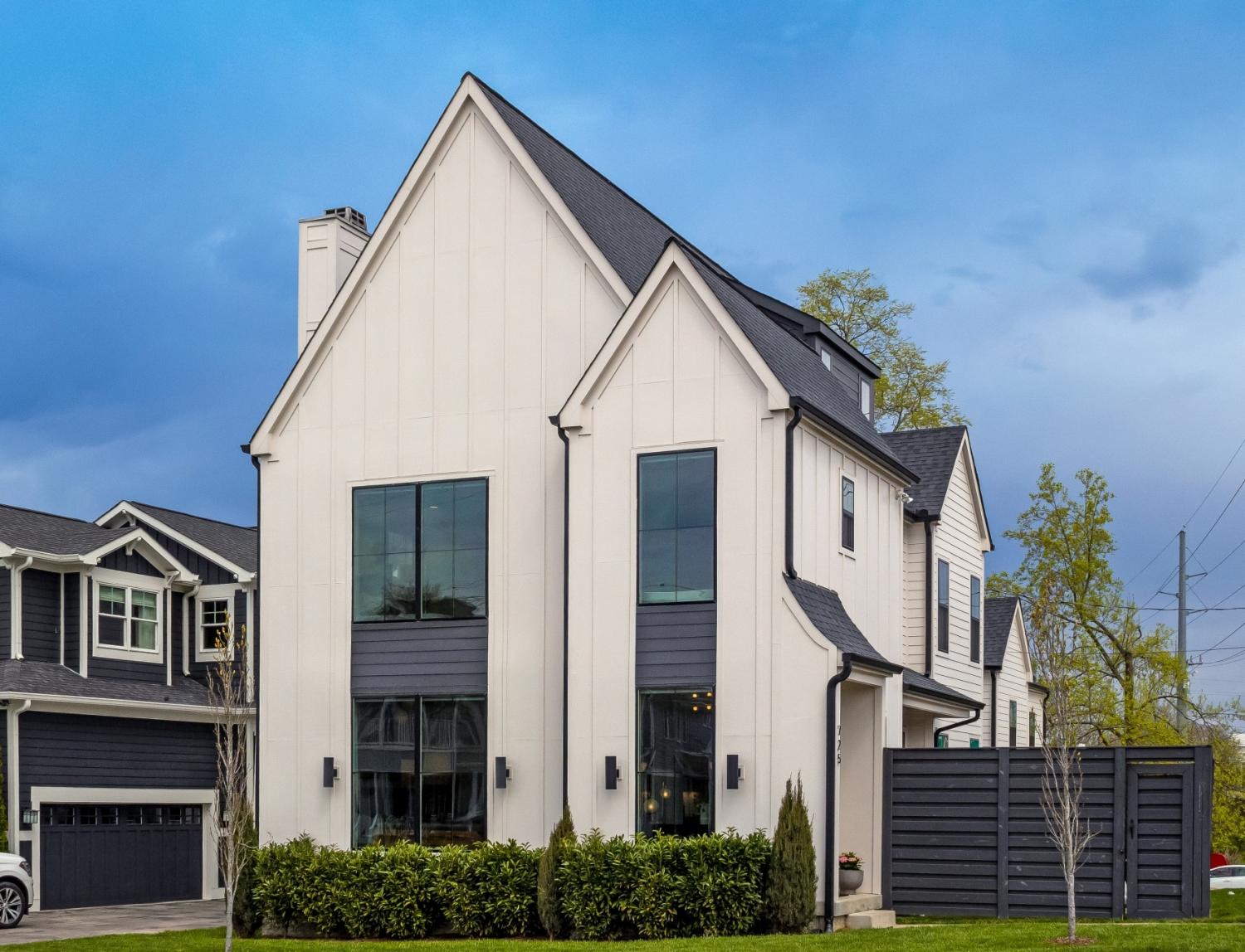 725-Park-Cir For Sale