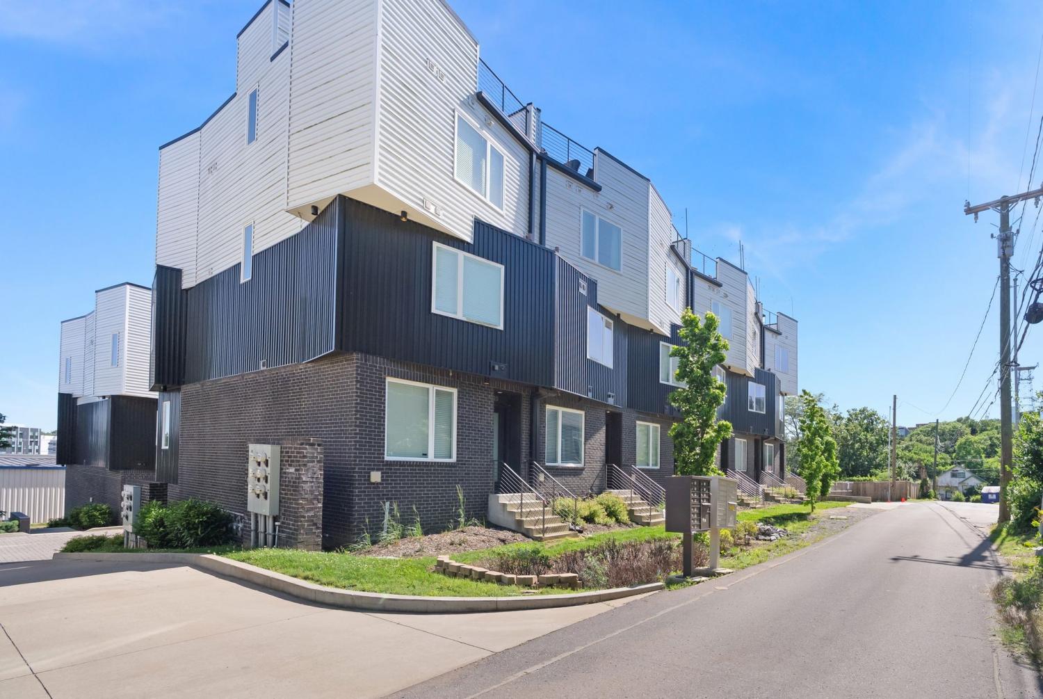 2910-Felicia-St For Sale