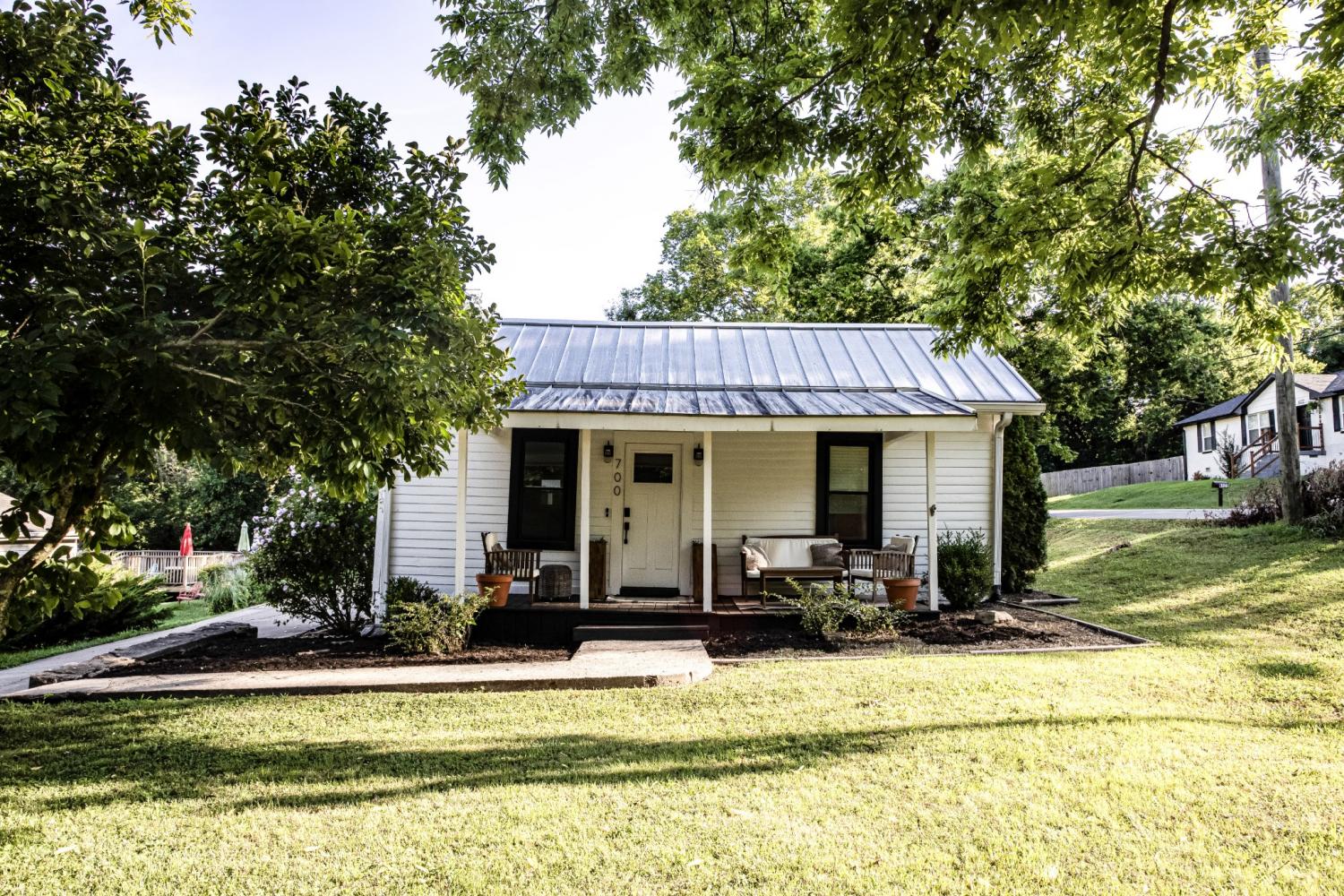 700-Maplewood-Ln For Sale