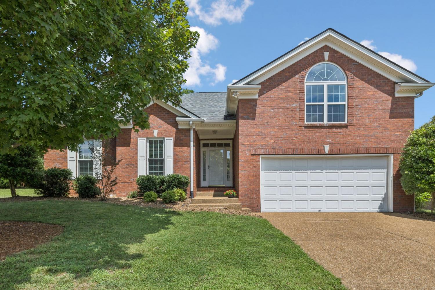2112-Golden-Oak-Ln For Sale