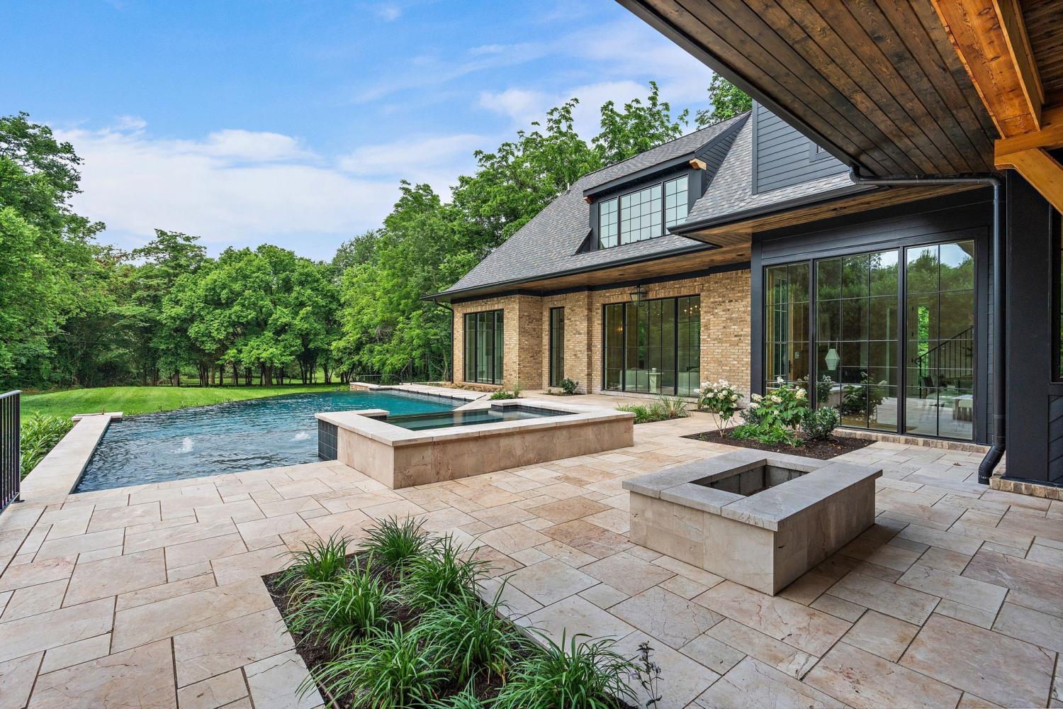 2805-Tyne-Blvd For Sale