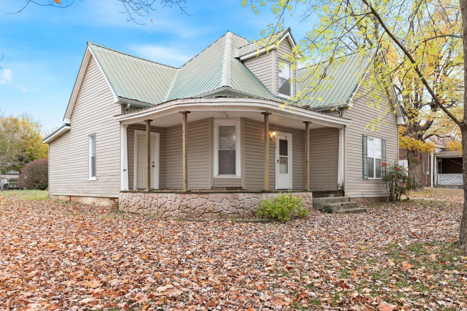208-S-Russell-St For Sale