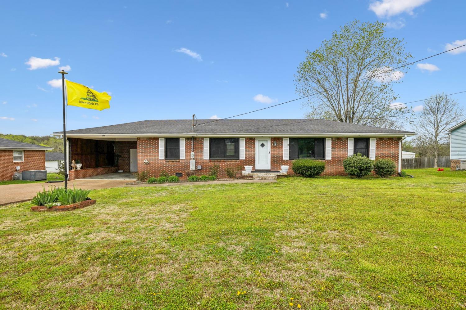 208-Academy-Ave For Sale