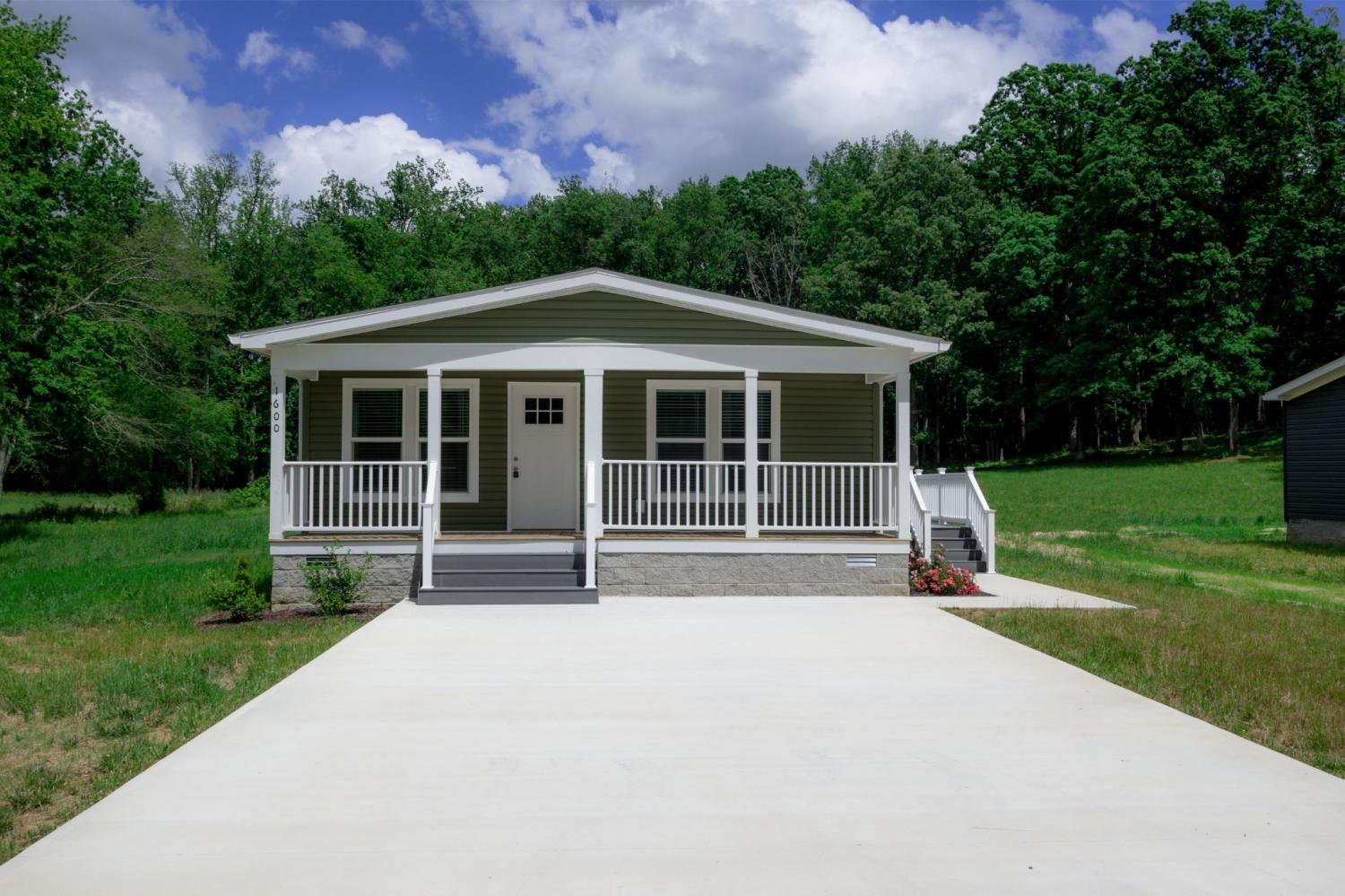 1600-Anna-Maria-Ln For Sale