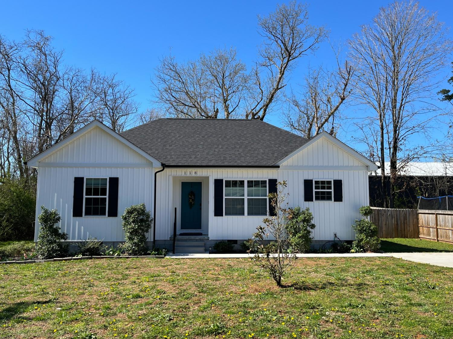 118-Swann-Ave For Sale