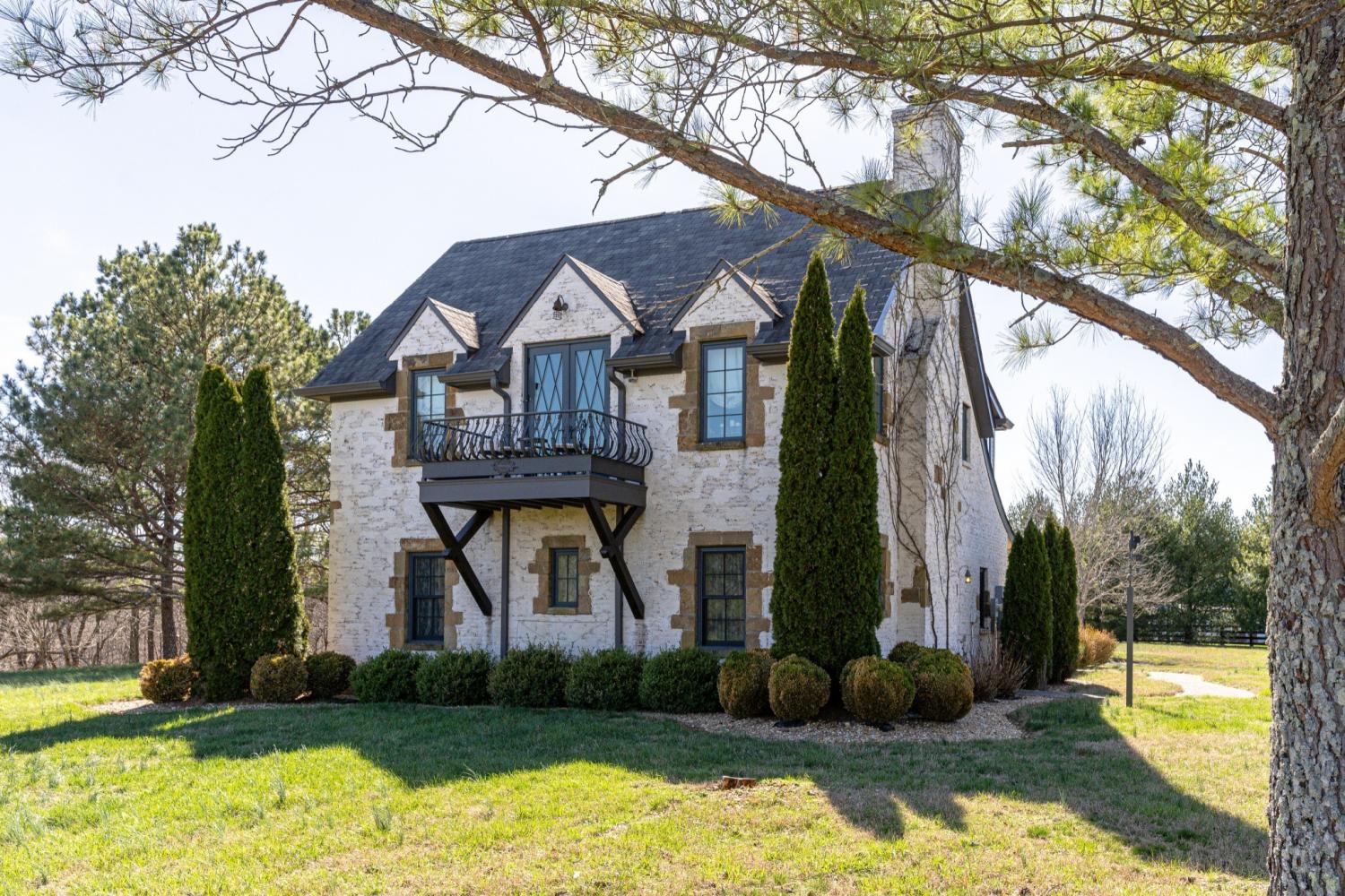 5009-Lone-Oak-Private-Trail For Sale