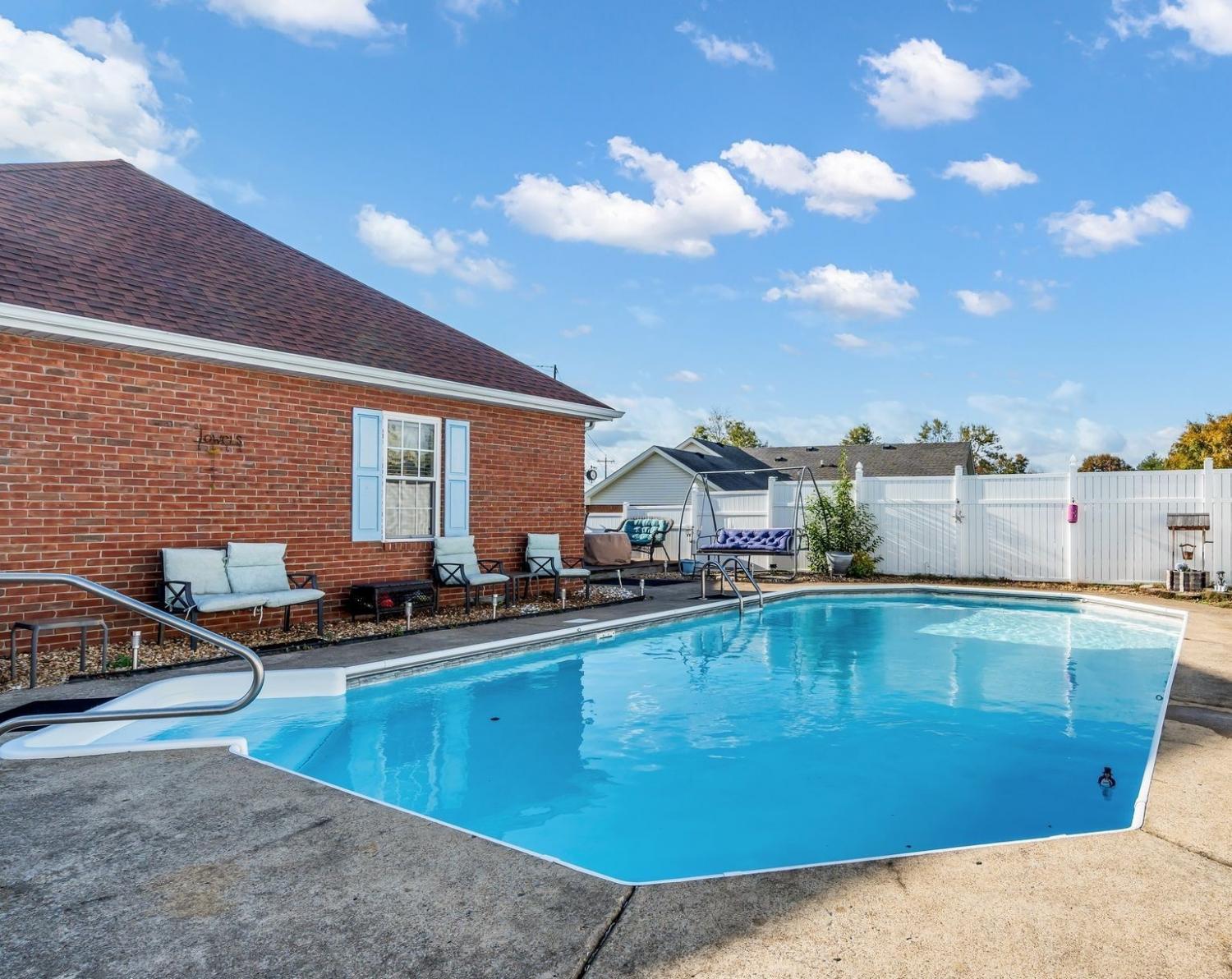 148-Hampton-Pl For Sale