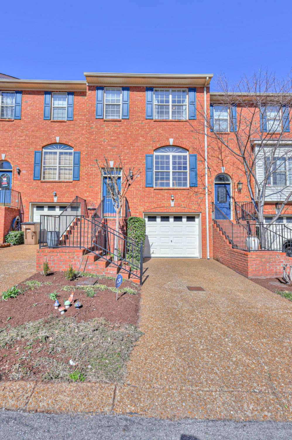109-Carriage-Ct For Sale