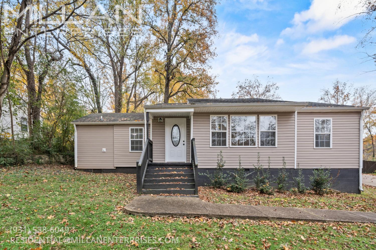 702-Woodlawn-Dr For Sale