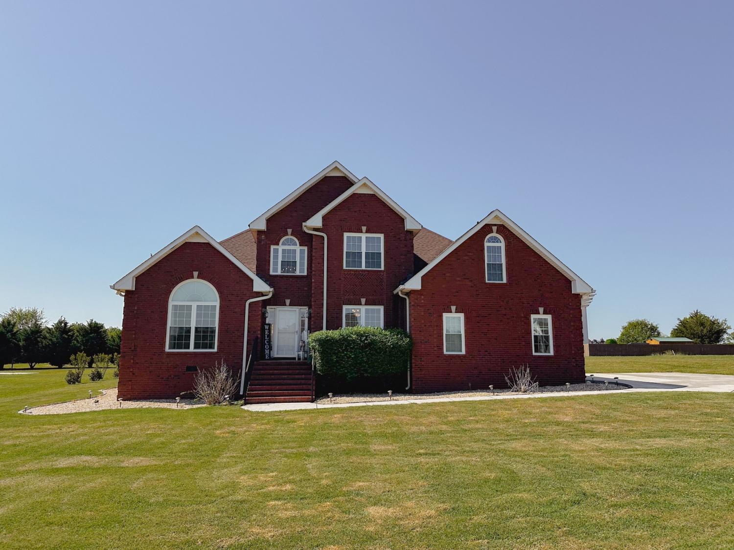 98-Aberdeen-Ave For Sale