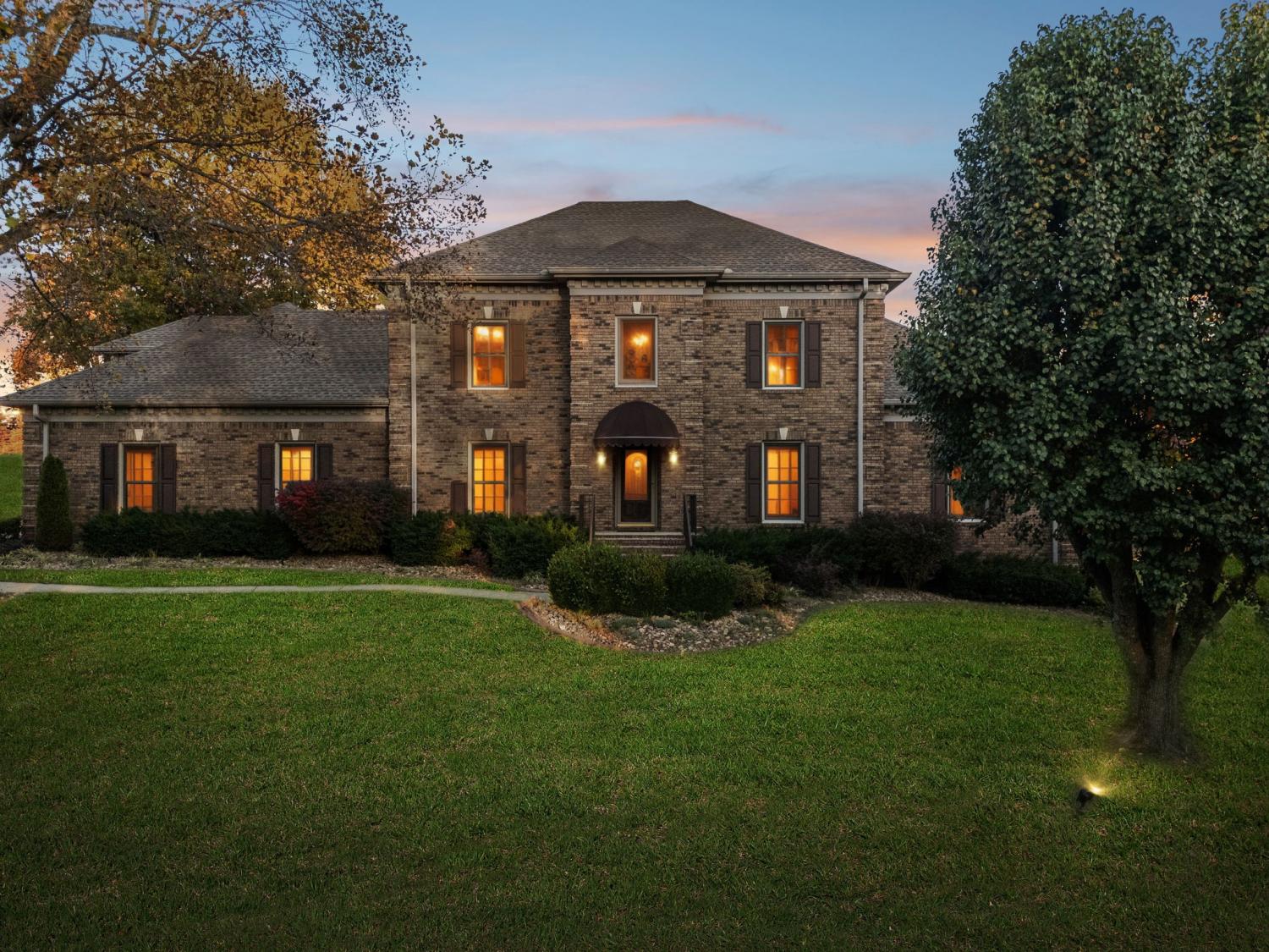 17-Huntington-Dr For Sale