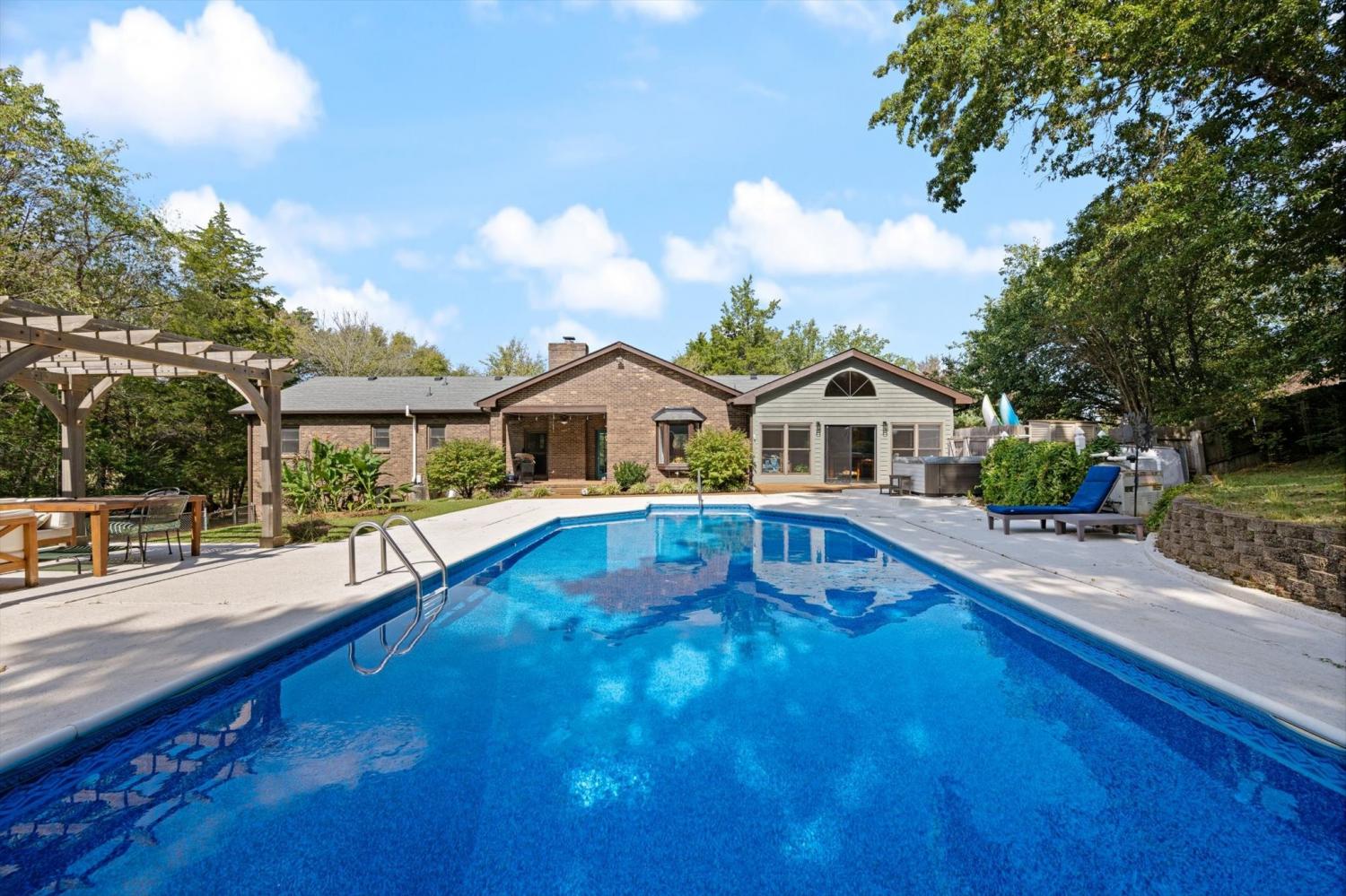 106-E-Shady-Trl For Sale