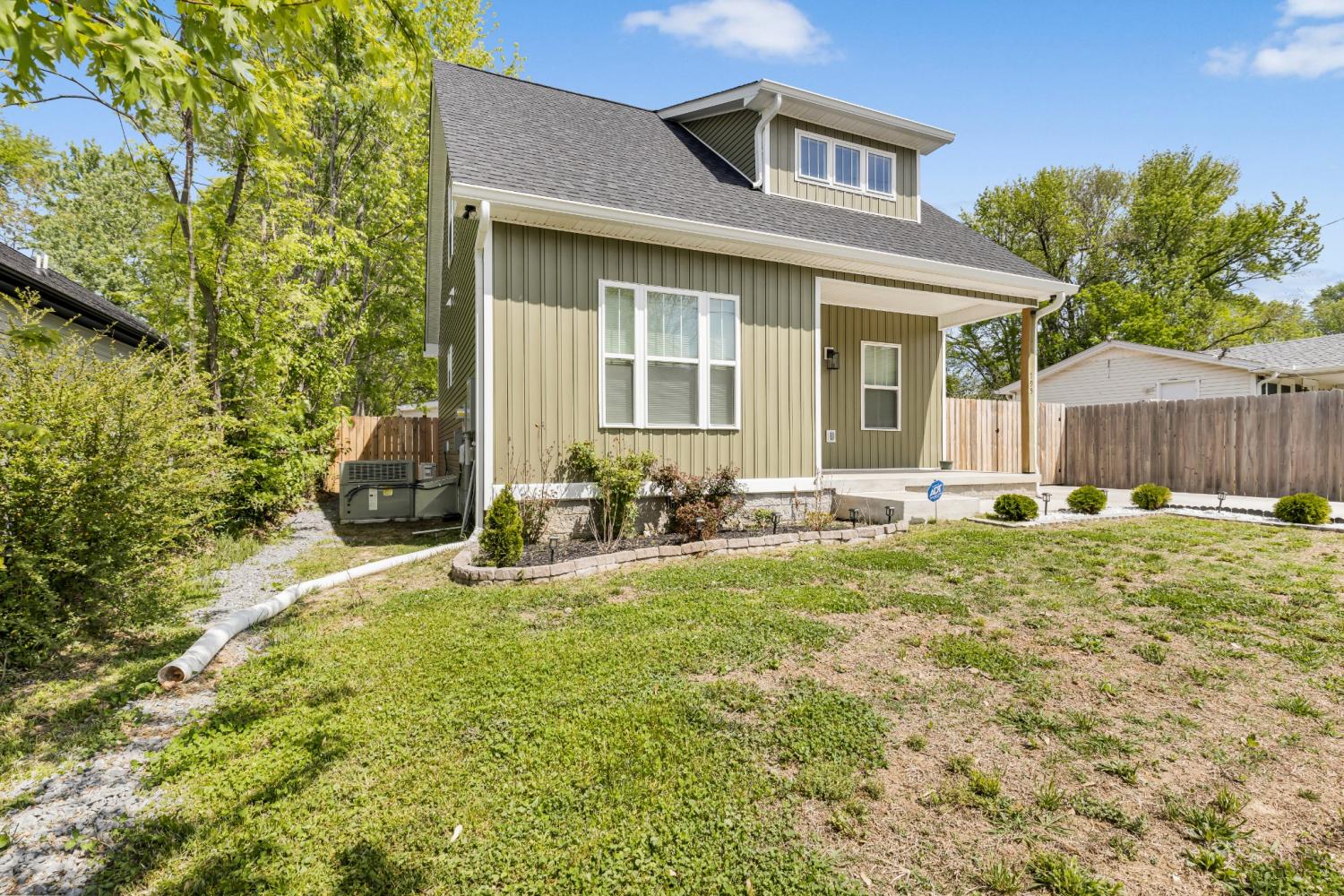 795-19th-Ave--W For Sale