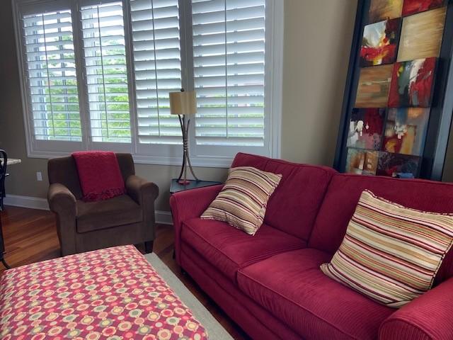 804-N-Thompson-Ln--NE For Sale