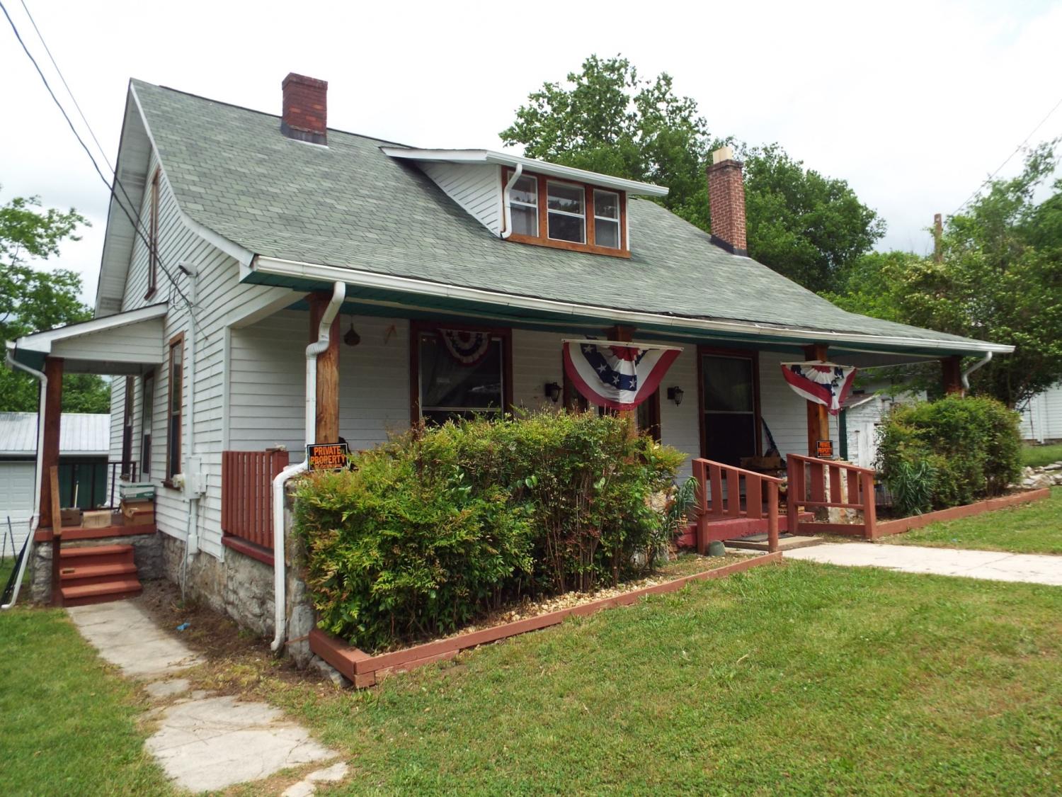 165-E-Main-St For Sale