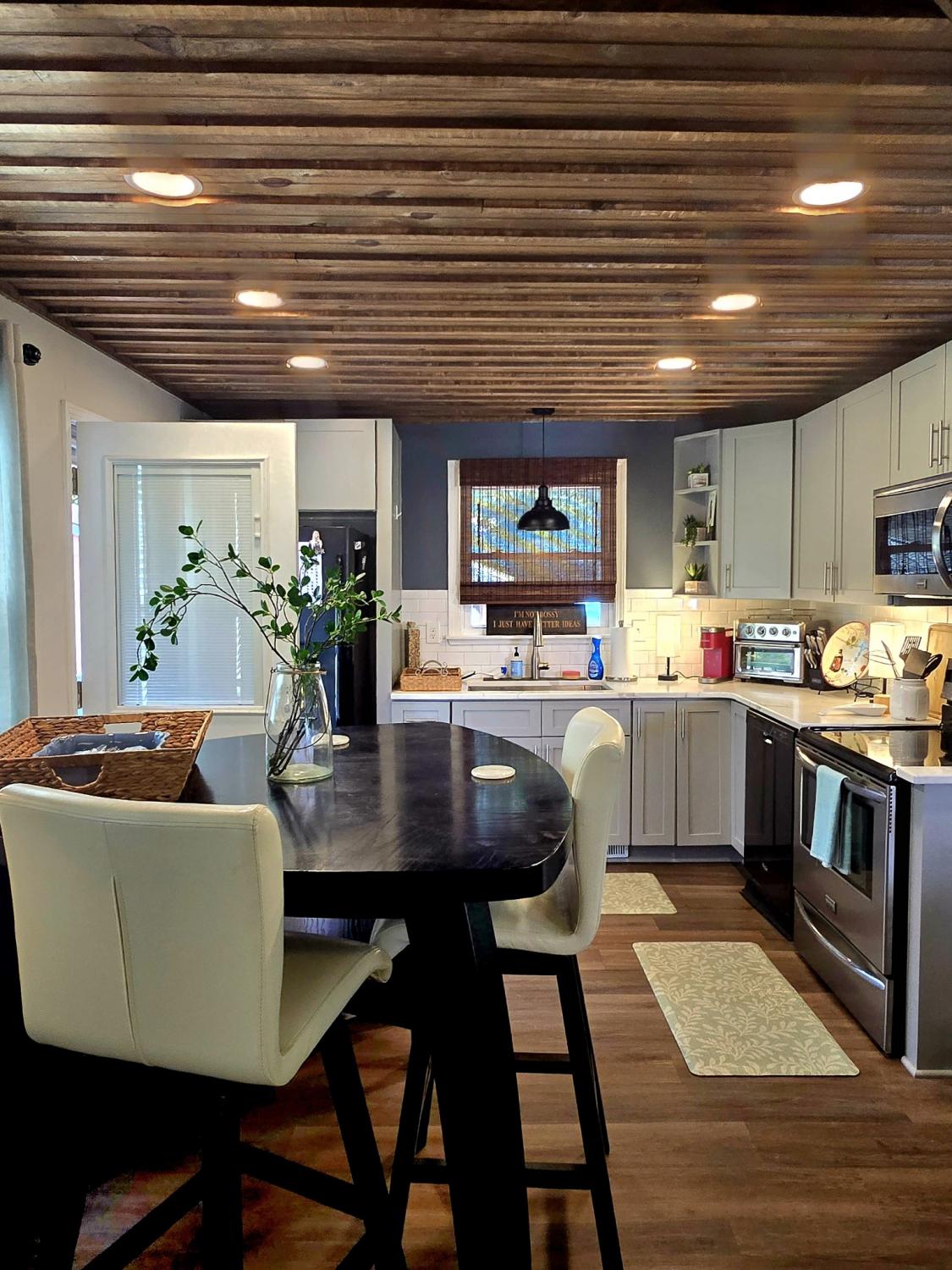 806-Belle-Dr For Sale