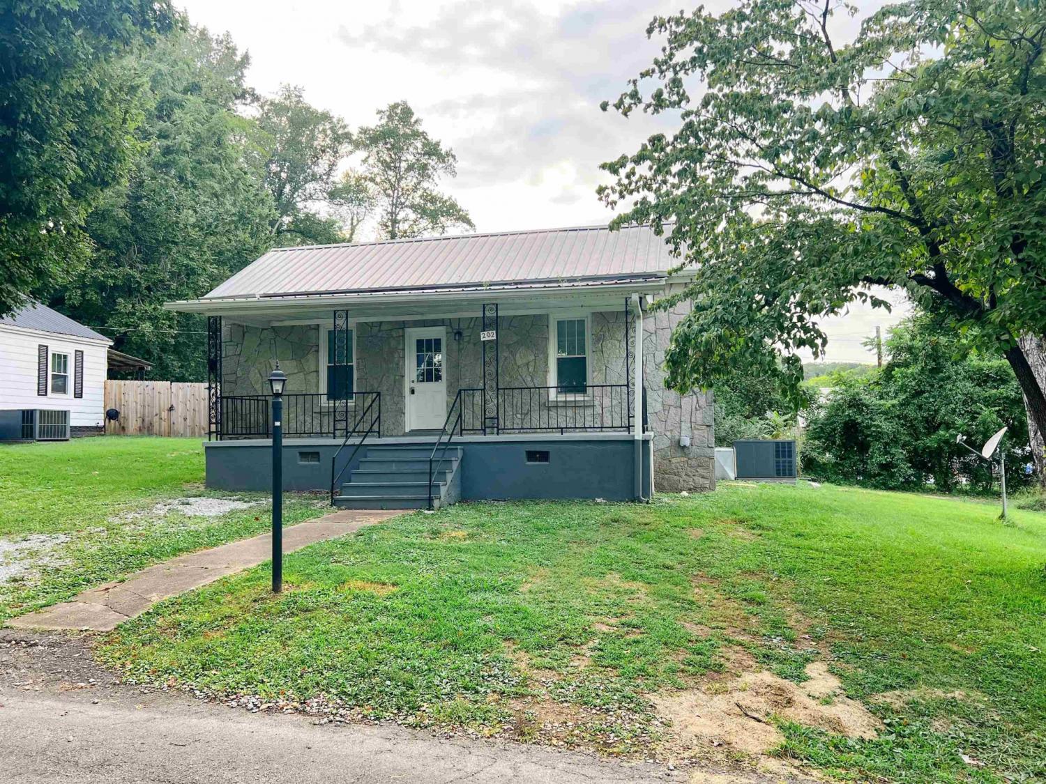 202-MORRIS-ST For Sale