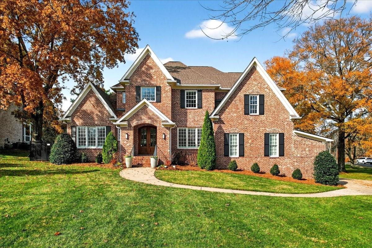 201-W-Meade-Dr For Sale