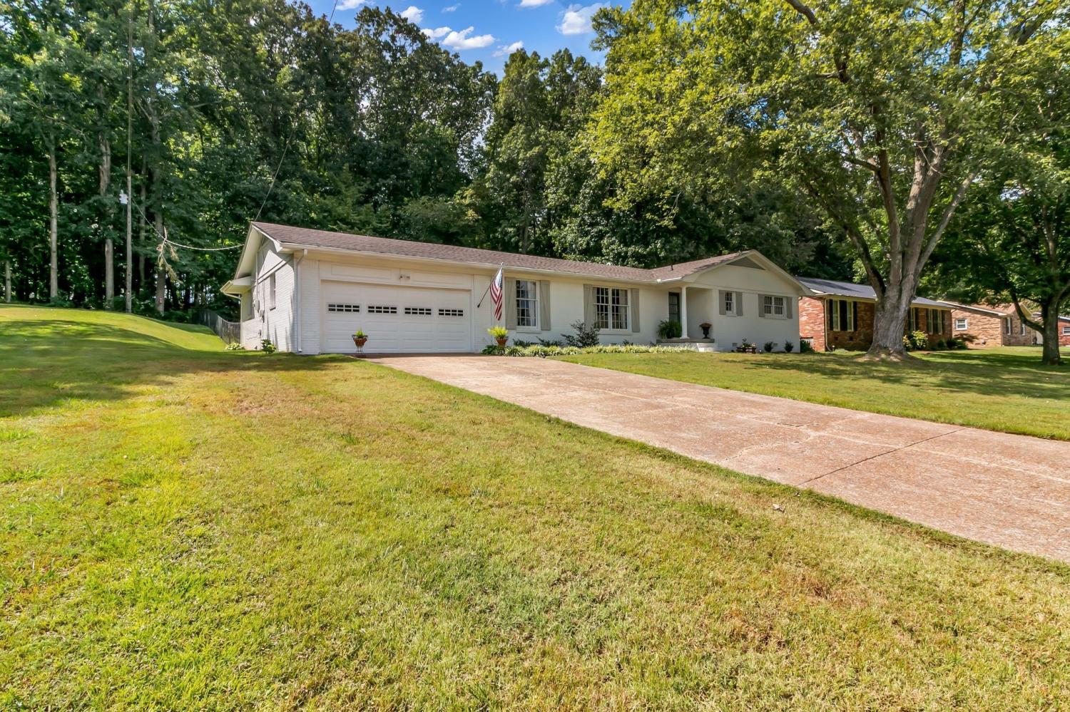 1923-White-Oak-Dr For Sale