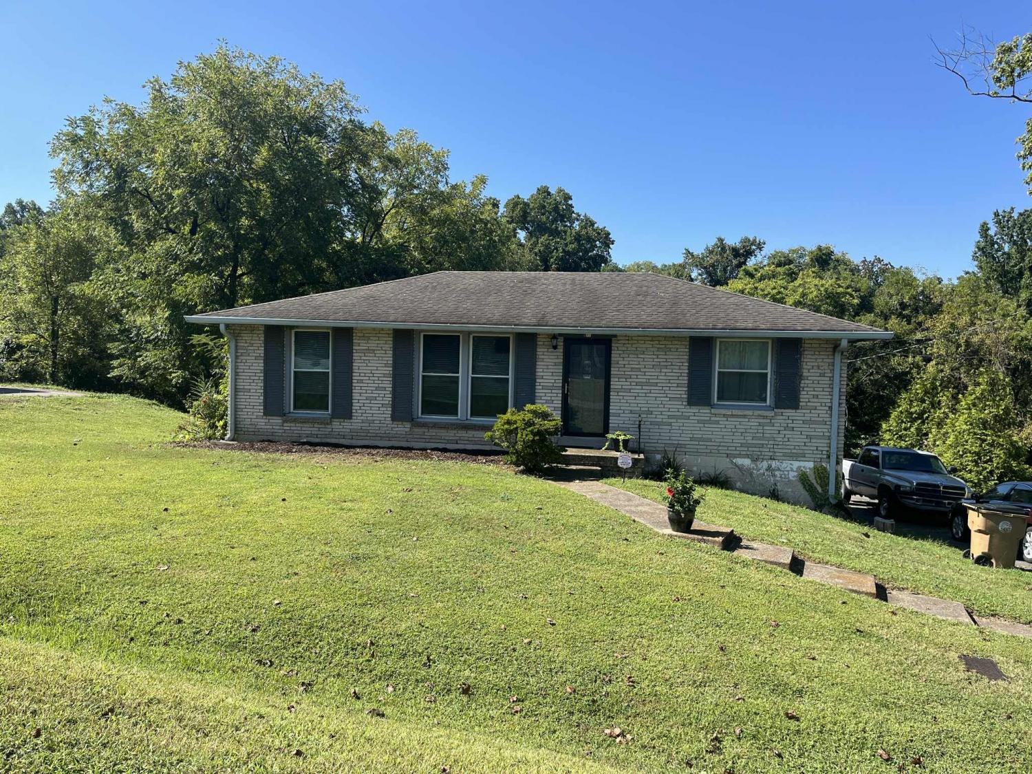511-Northcrest-Dr For Sale
