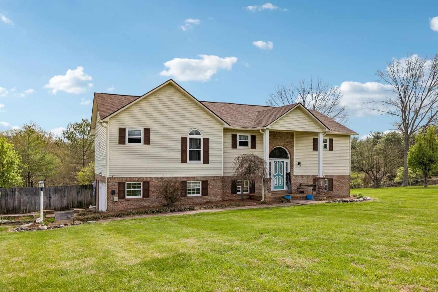 97 Oak Valley Dr TN 37174 For Sale - 