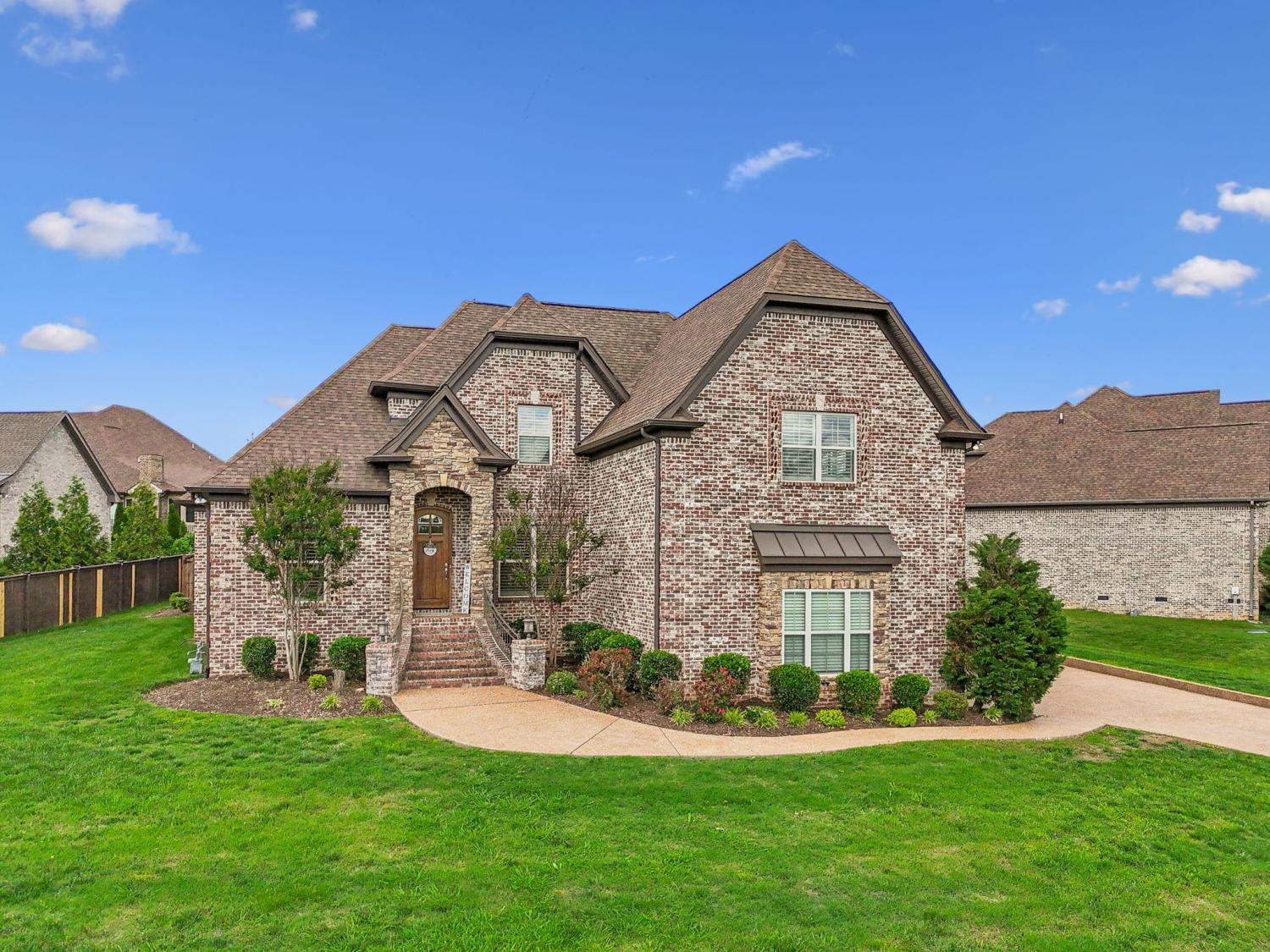 915-Harrisburg-Ln For Sale