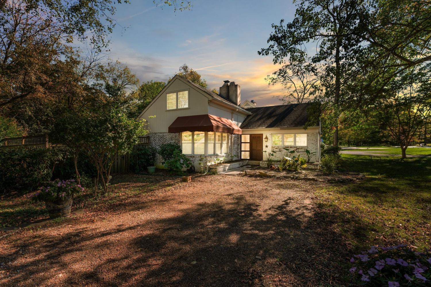 201-Brookfield-Ave For Sale