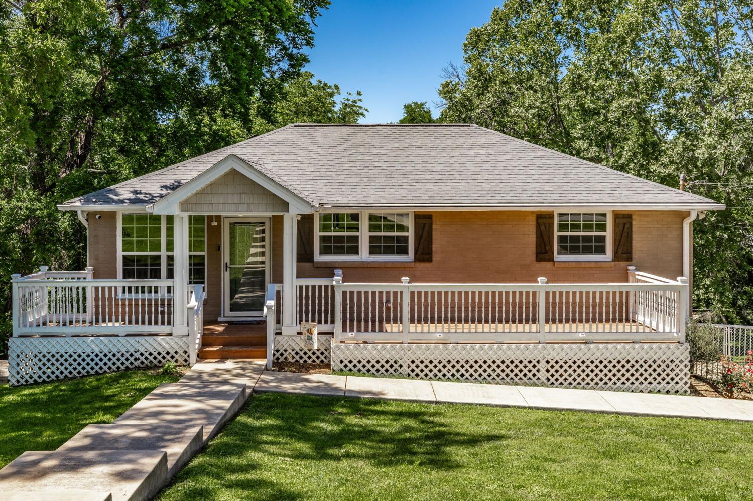 907-N-Graycroft-Ave For Sale