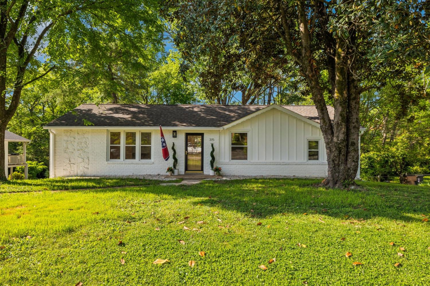 315-Lynn-Dr For Sale